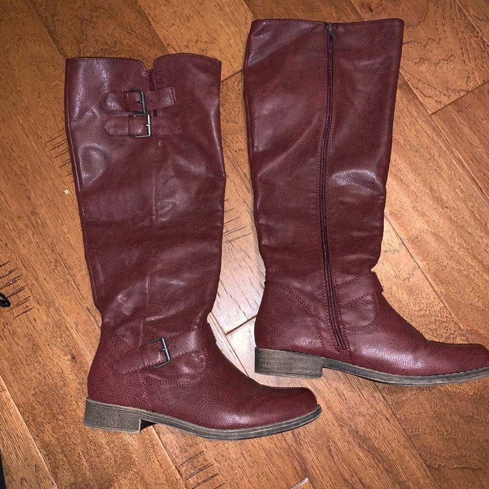 Maroon tall riding boots